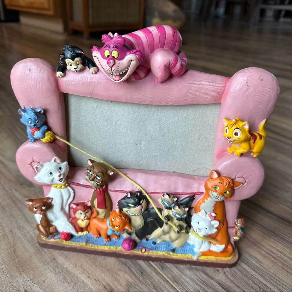 Disney Pets Cats Photo Frame 3D Aristocats Cheshire Oliver Figaro Siamese 4x6